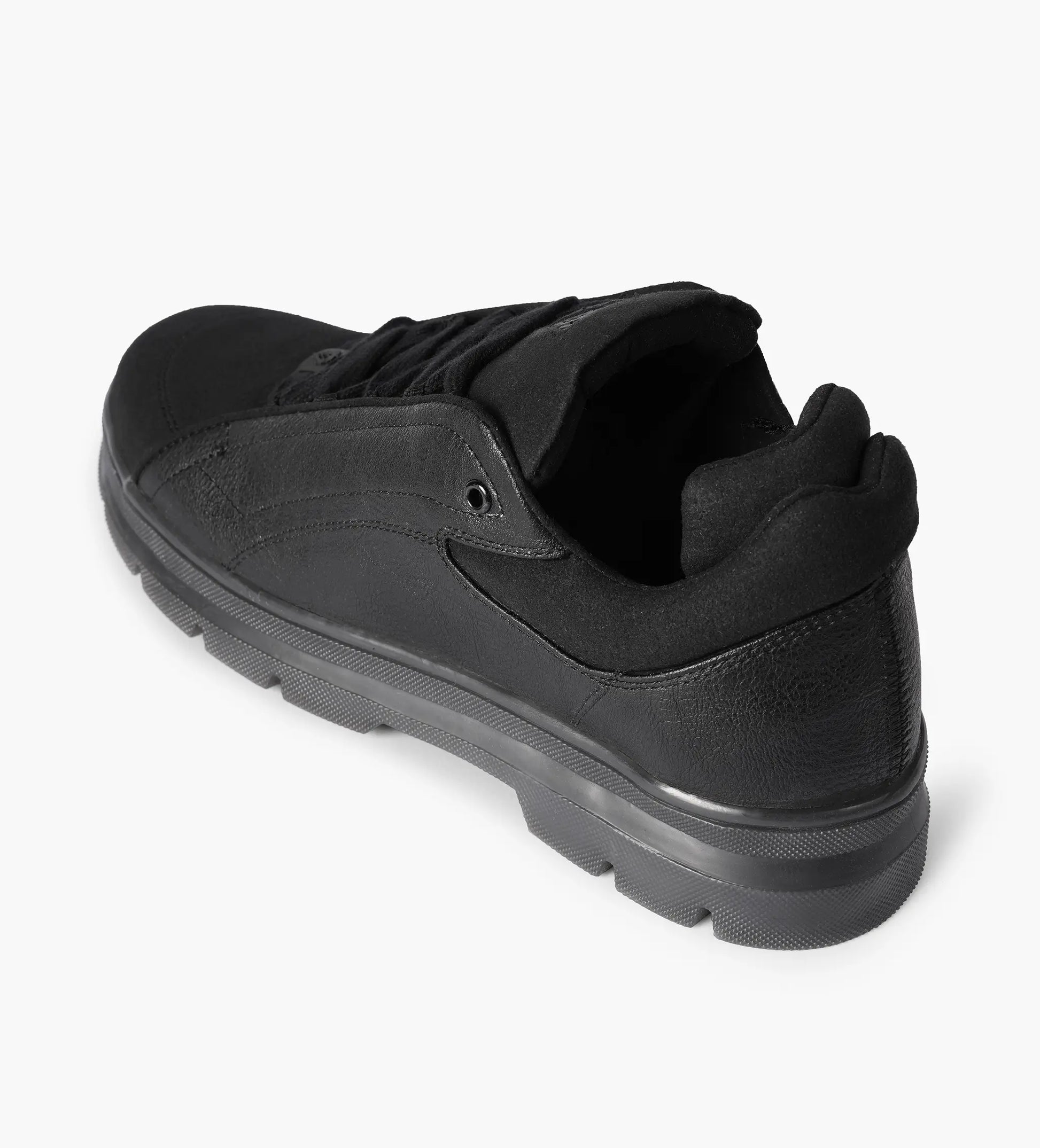 black mens low top sneakers 