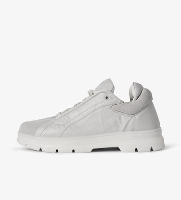 white mens low top sneakers