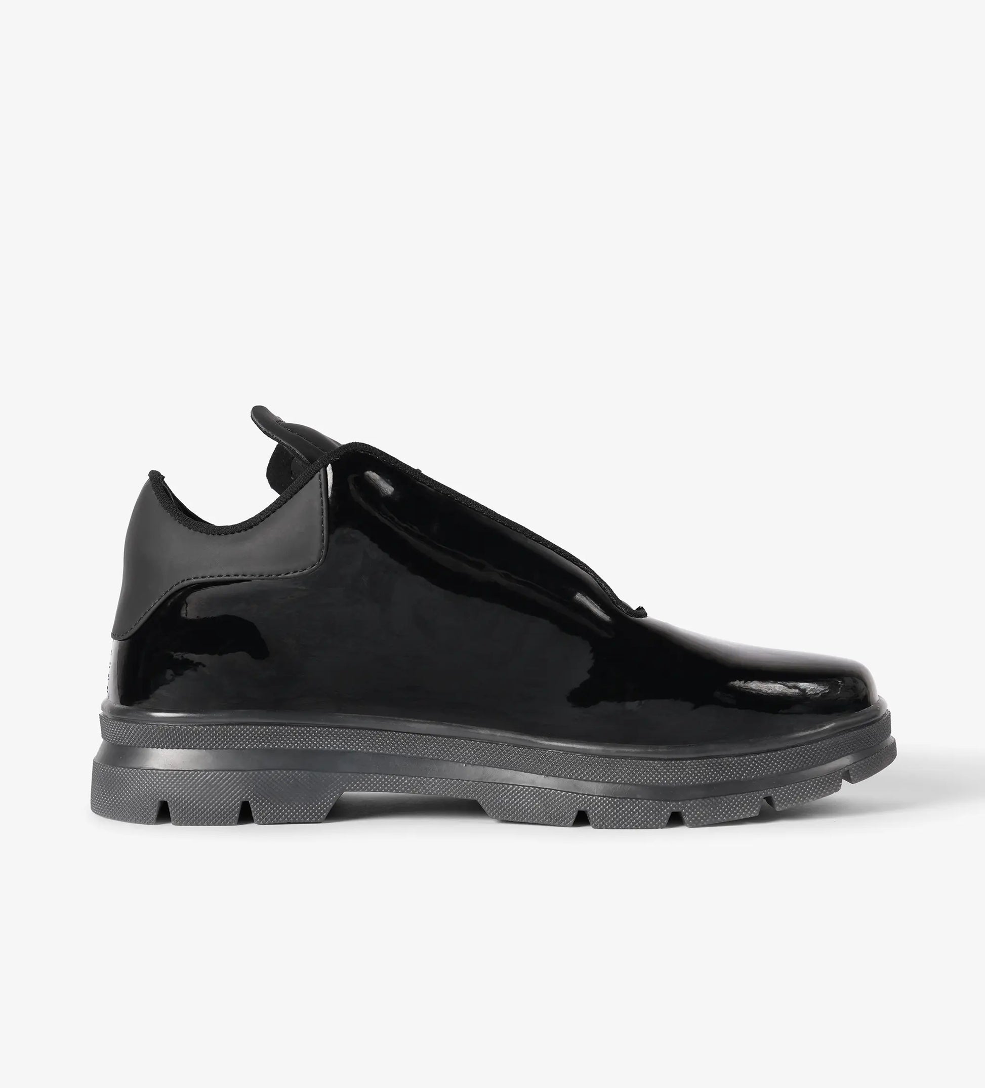 Black men low top sneaker