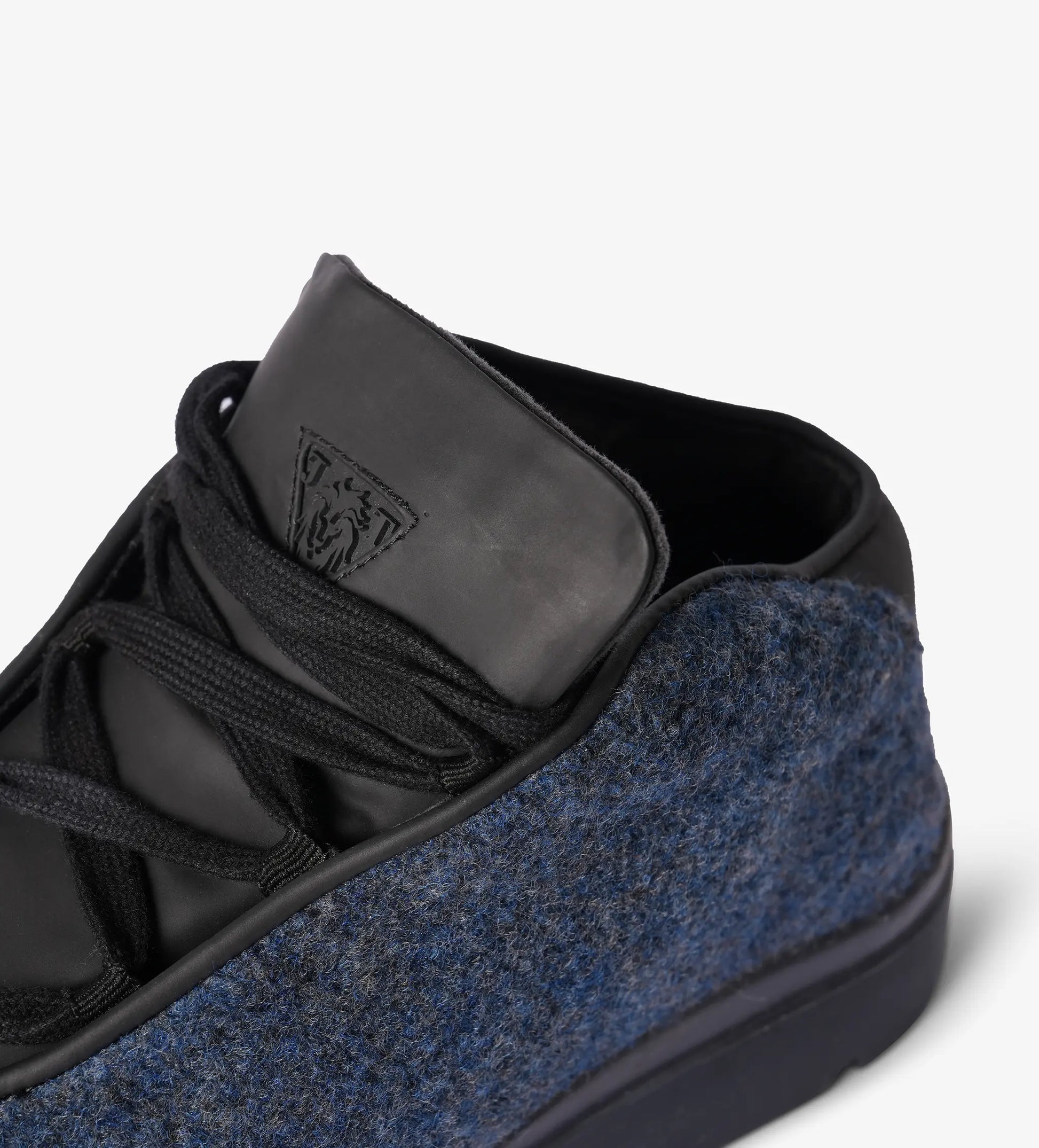 Blue mens low top sneakers