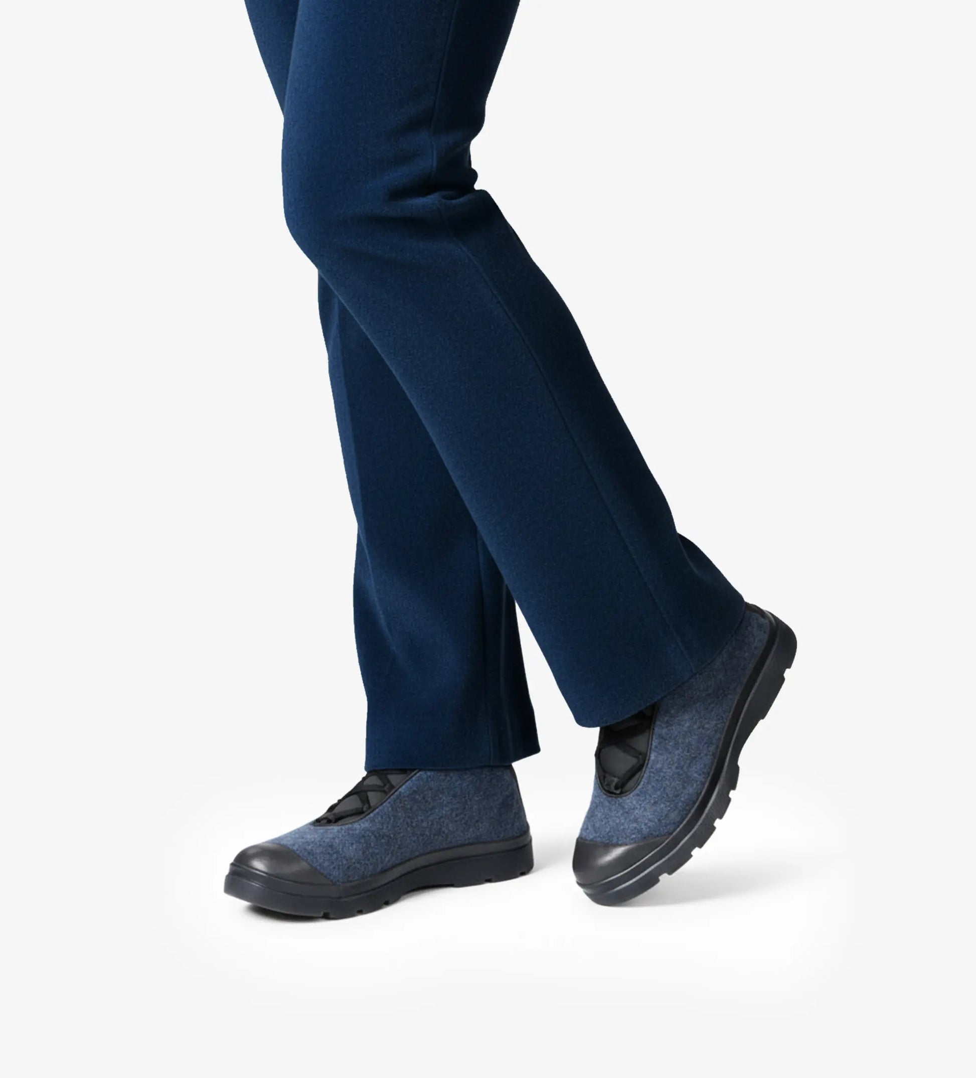 Blue mens low top sneakers