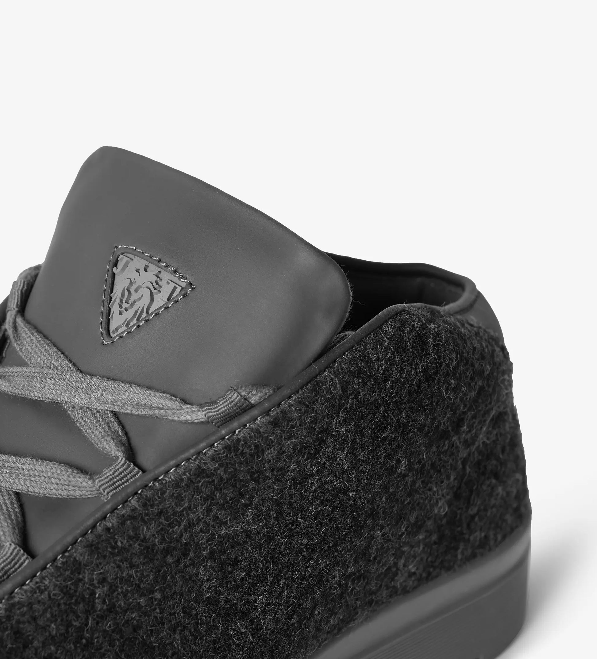 Grey mens low top sneakers