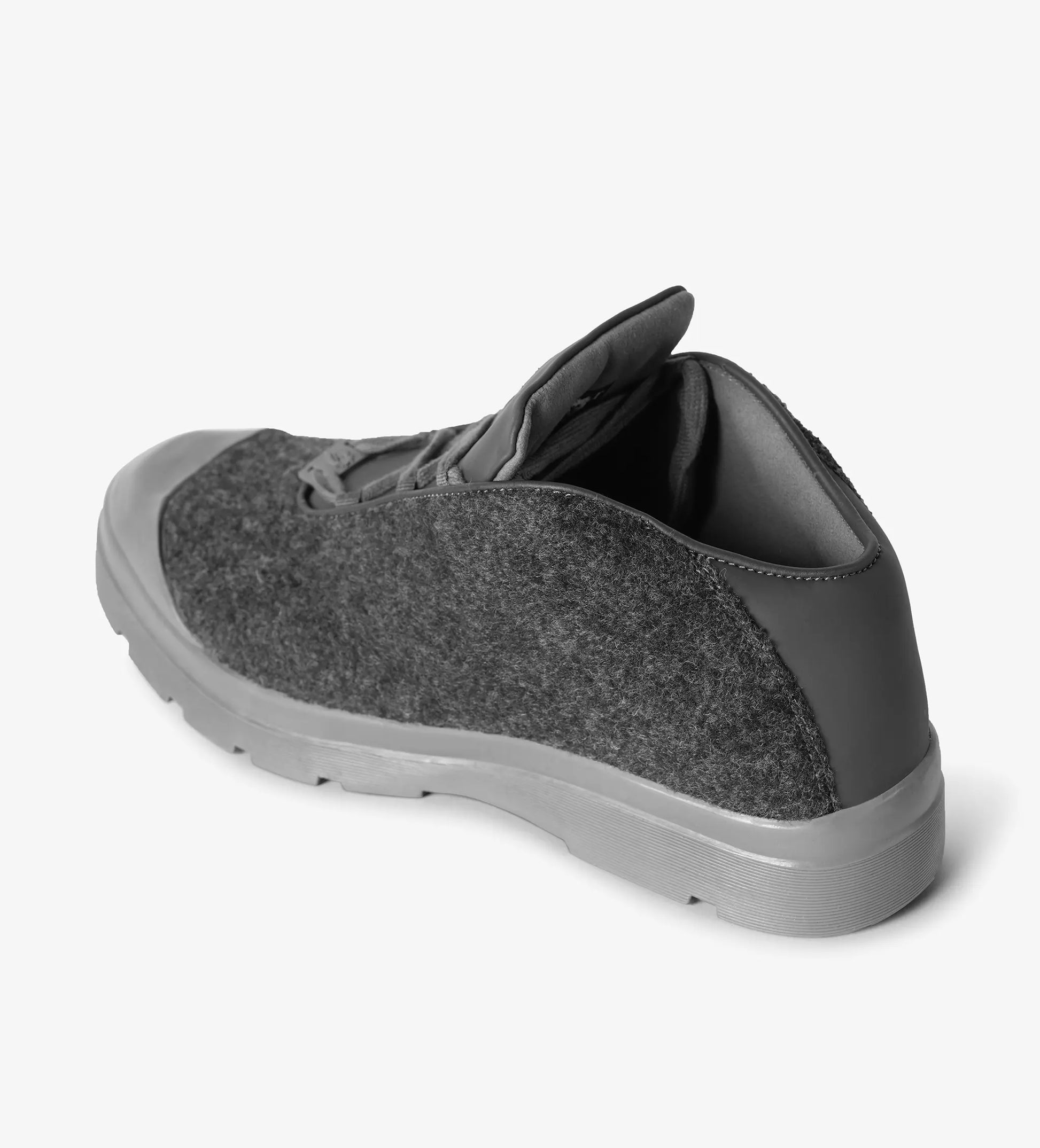 Grey mens low top sneakers