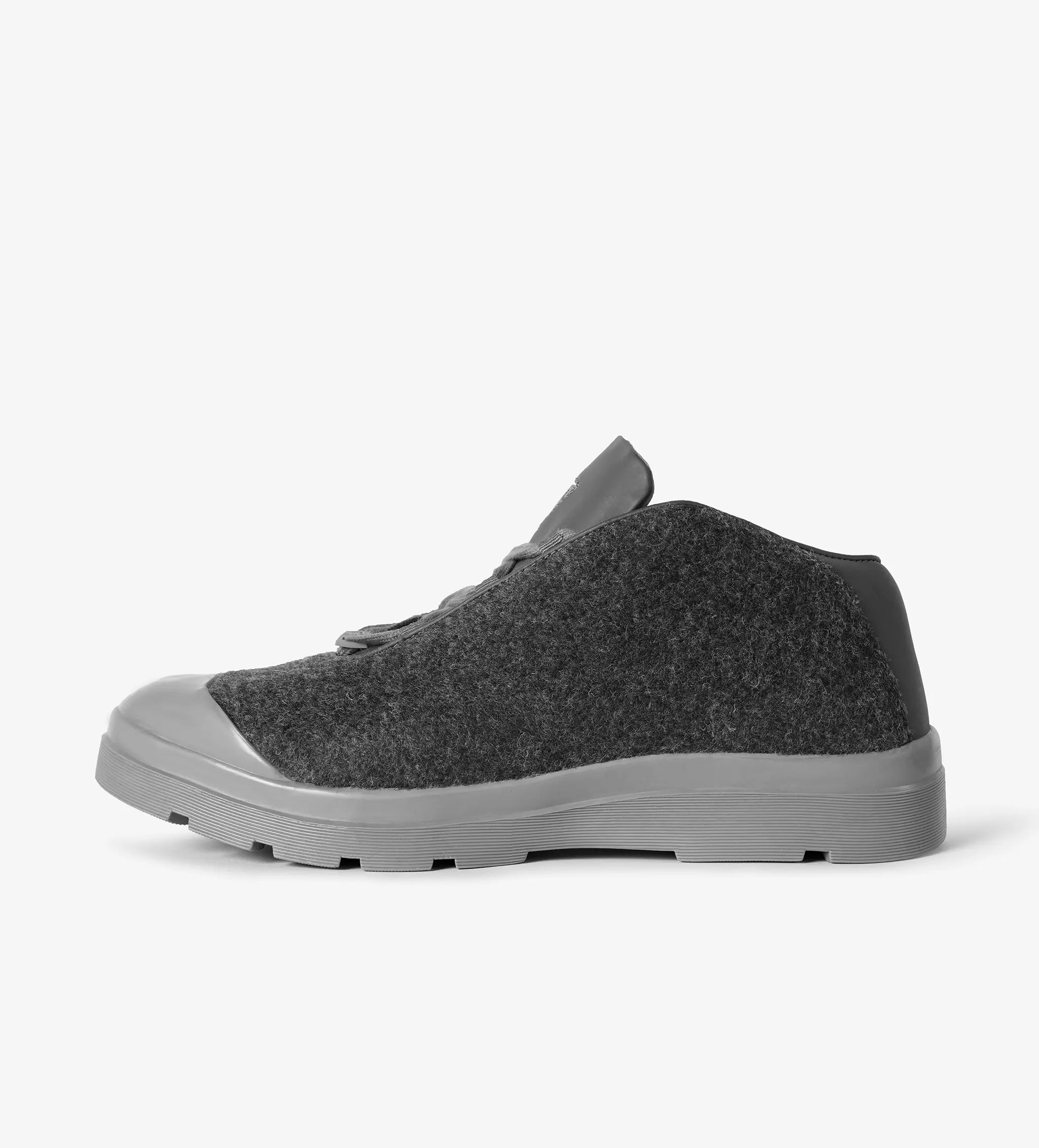 Grey mens low top sneakers