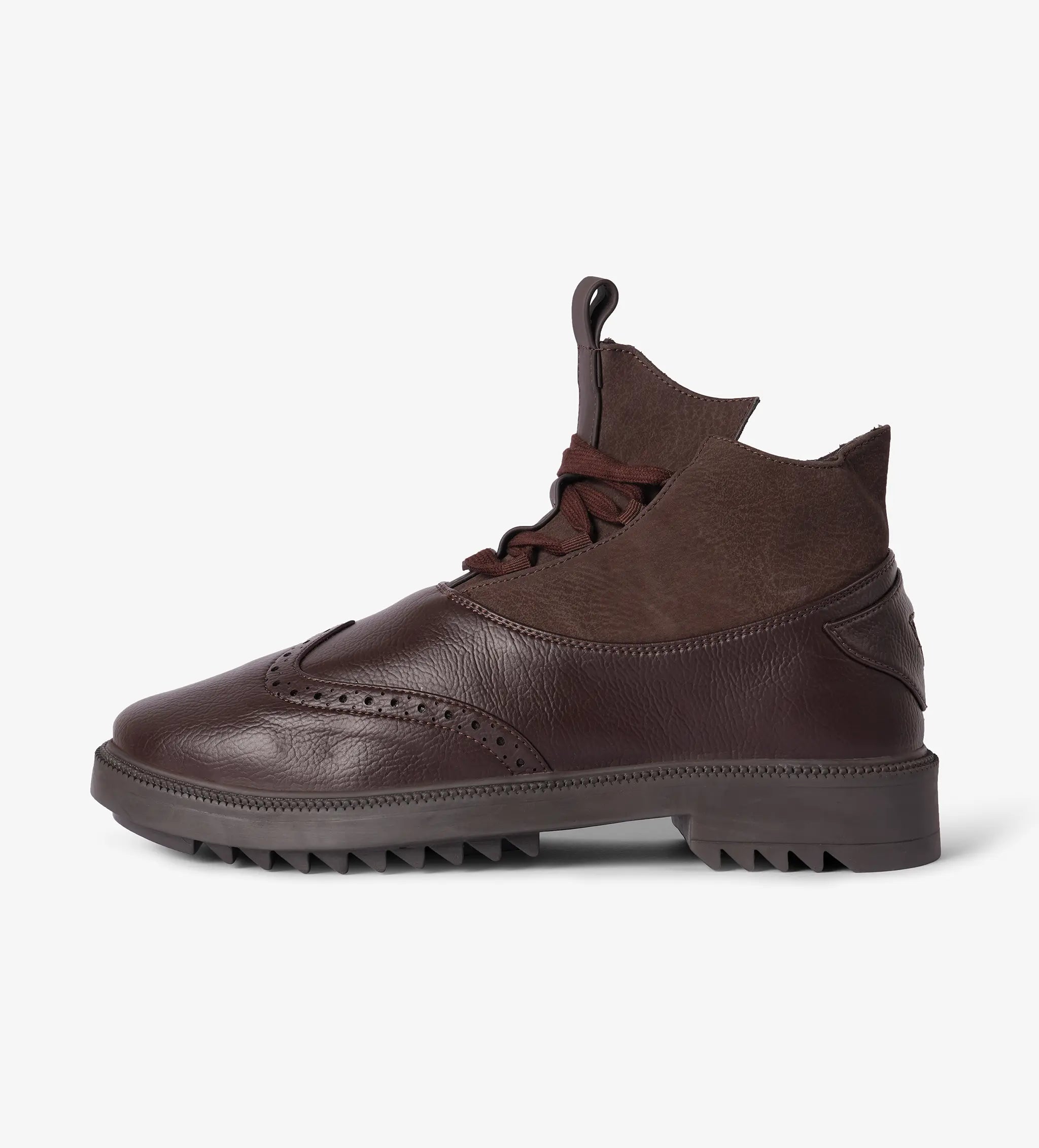 Marron brogue boots